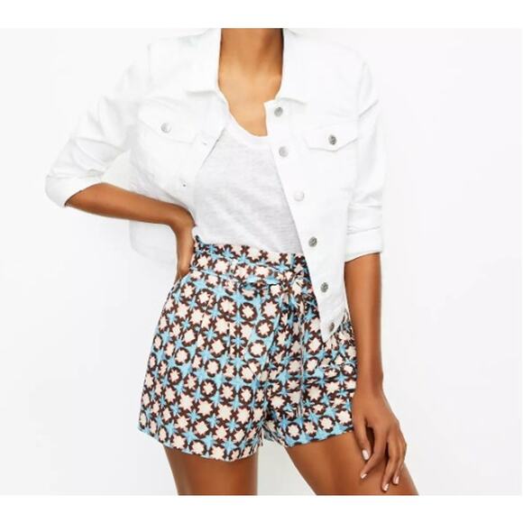 New NWOT Loft Paper Bag Pull On Shorts Sun Washed Floral Linen Blend Size Small - Picture 1 of 10